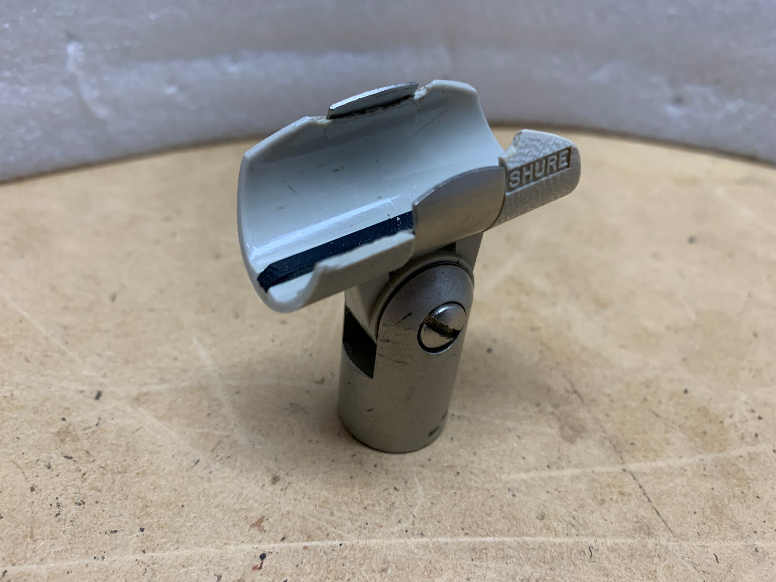 SHURE A57D MICROPHONE HOLDER/SHURE SM81/NEUMANN KM84 MICROPHONES- MAKE OFFER!