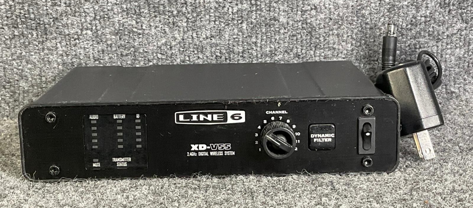 Line 6 XD-V55 2.4GHz Digital Wireless Microphone System Black Used