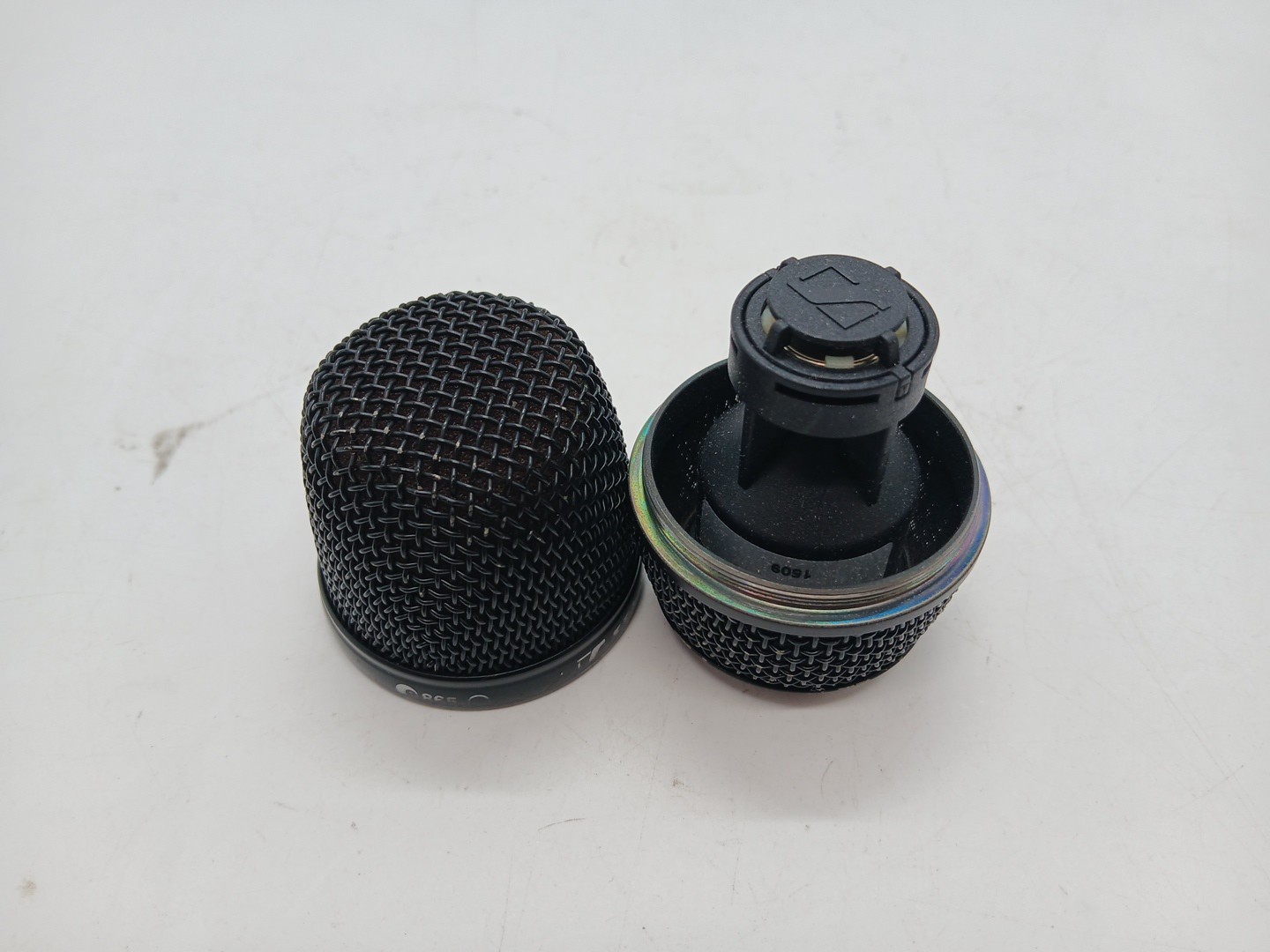Sennheiser EW 300 G3 SKM300 W/ MME865 Head Transmitter A-Band 516-558MHz