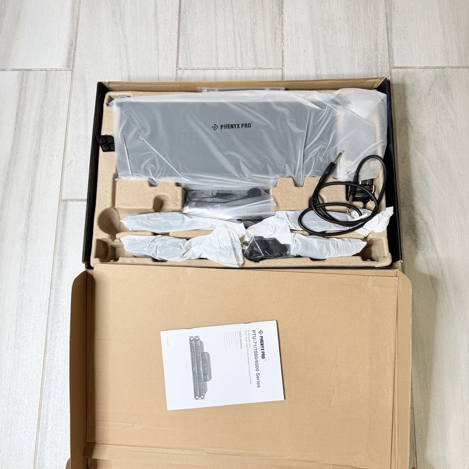 Phenyx Pro PTU-7000 4B-Channel UHF Wireless Mic System Rack Receiver Bodypacks