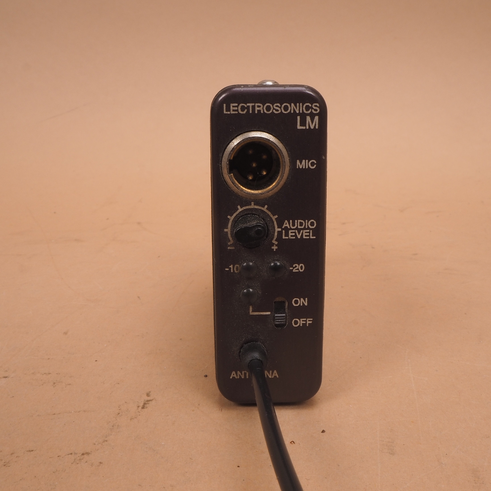 Lectrosonics LM LM400 UHF Belt Transmitter Block 28 FCC ID DBZLM400 716-742 MHz