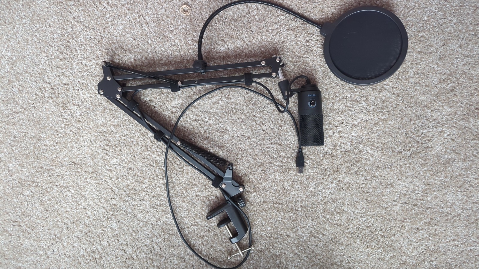 FIFINE K669B Cardioid USB Studio Microphone [INCLUDES MOUNT AND POP FILTER]