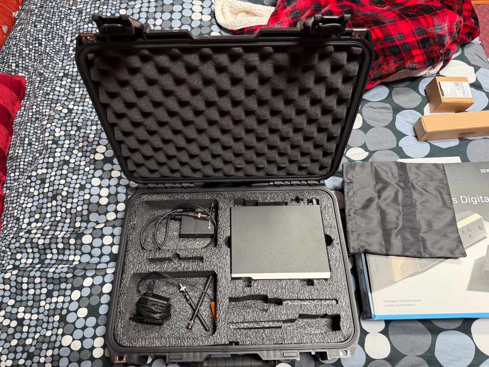 Sennheiser EW-D SK BASE SET Digital Wireless Microphone System w/ Bodypack Q1-6