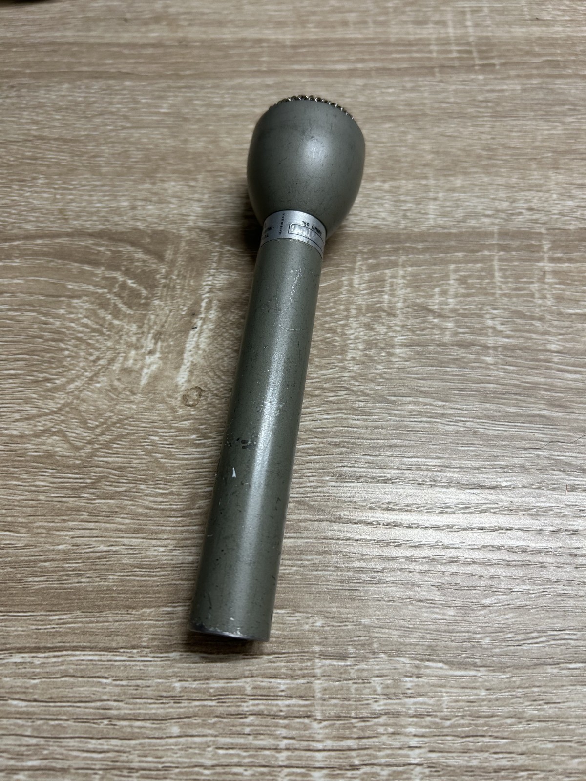 ElectroVoice 635A Dynamic Omnidirectional Microphone Classic Beige