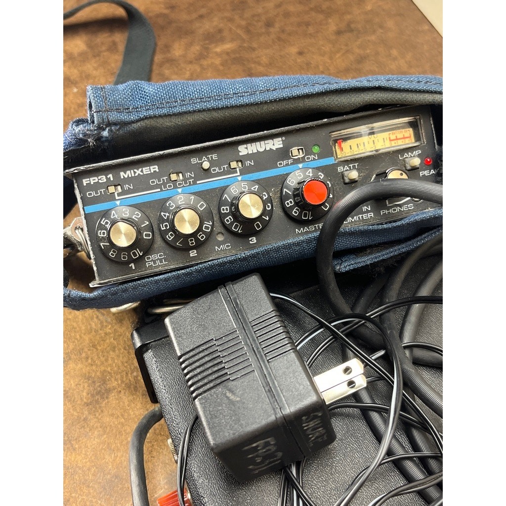 Shure M267 Series Rack Mixer & FP31 Portable Field Mixer Bundle