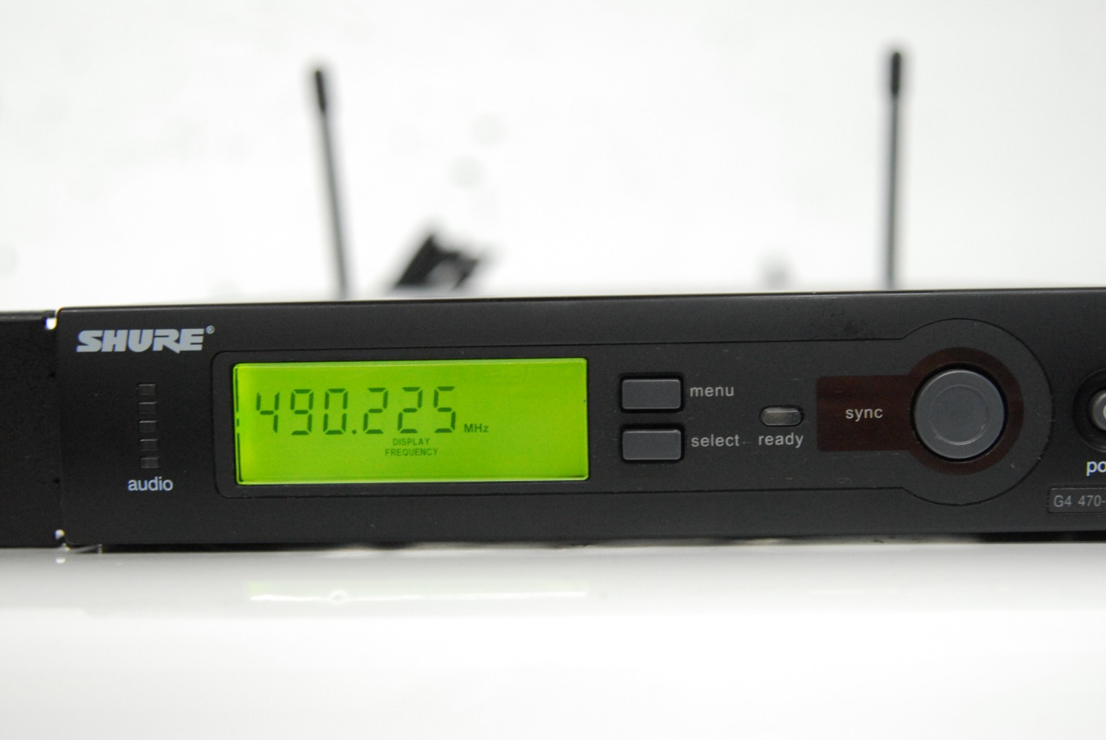 Shure SLX4-G4 470-494MHz Wireless Receiver W/ Power Adapter, Antennas, Rack Ears