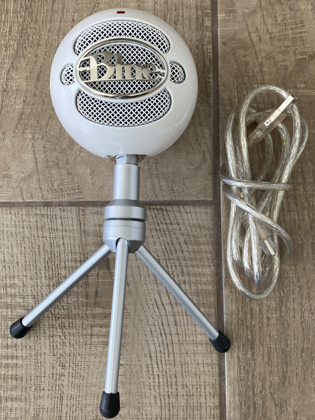 Blue Snowball ICE White USB Podcasting Recording Microphone with Stand & Cable