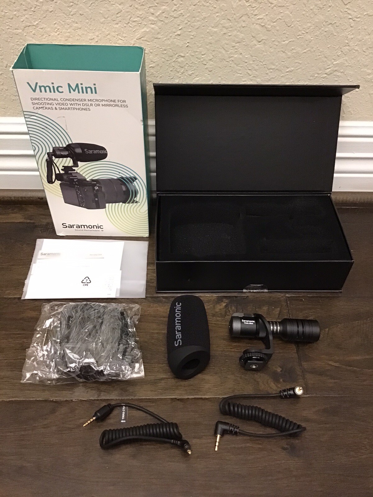 SARAMONIC VMIC MINI MICROPHONE For Smartphone DSLR or Mirrorless Cameras + Cover