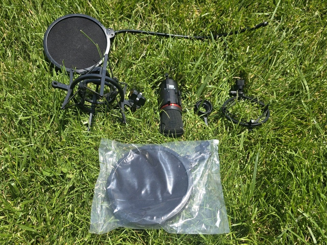 UNTESTED Focusrite Scarlett Studio CM25 MKII Condenser Microphone Kit SEE PHOTOS