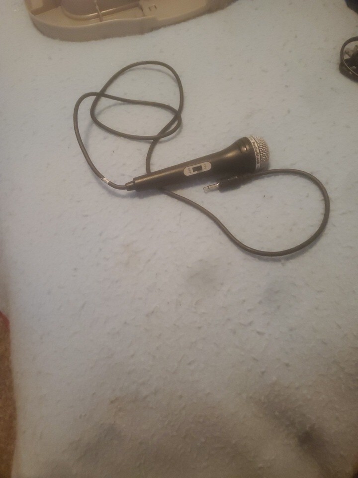 Radio Shack Unidirectional Dynamic Microphone 33-306 🎤