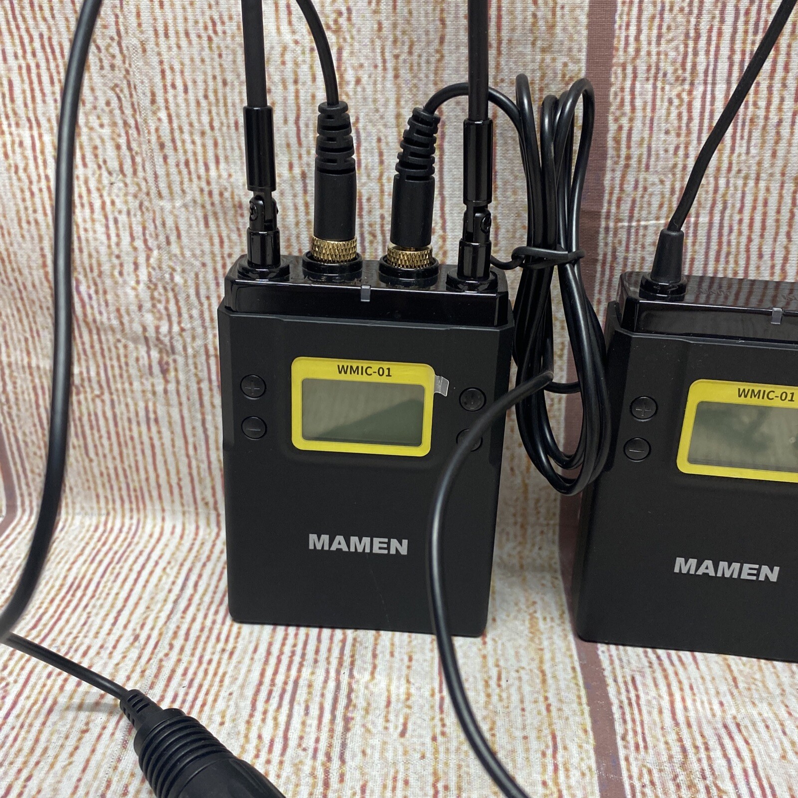 MAMEN WMIC-01 UHF Dual-Channel Wireless Microphone System , 1 Receiver 2 Trans