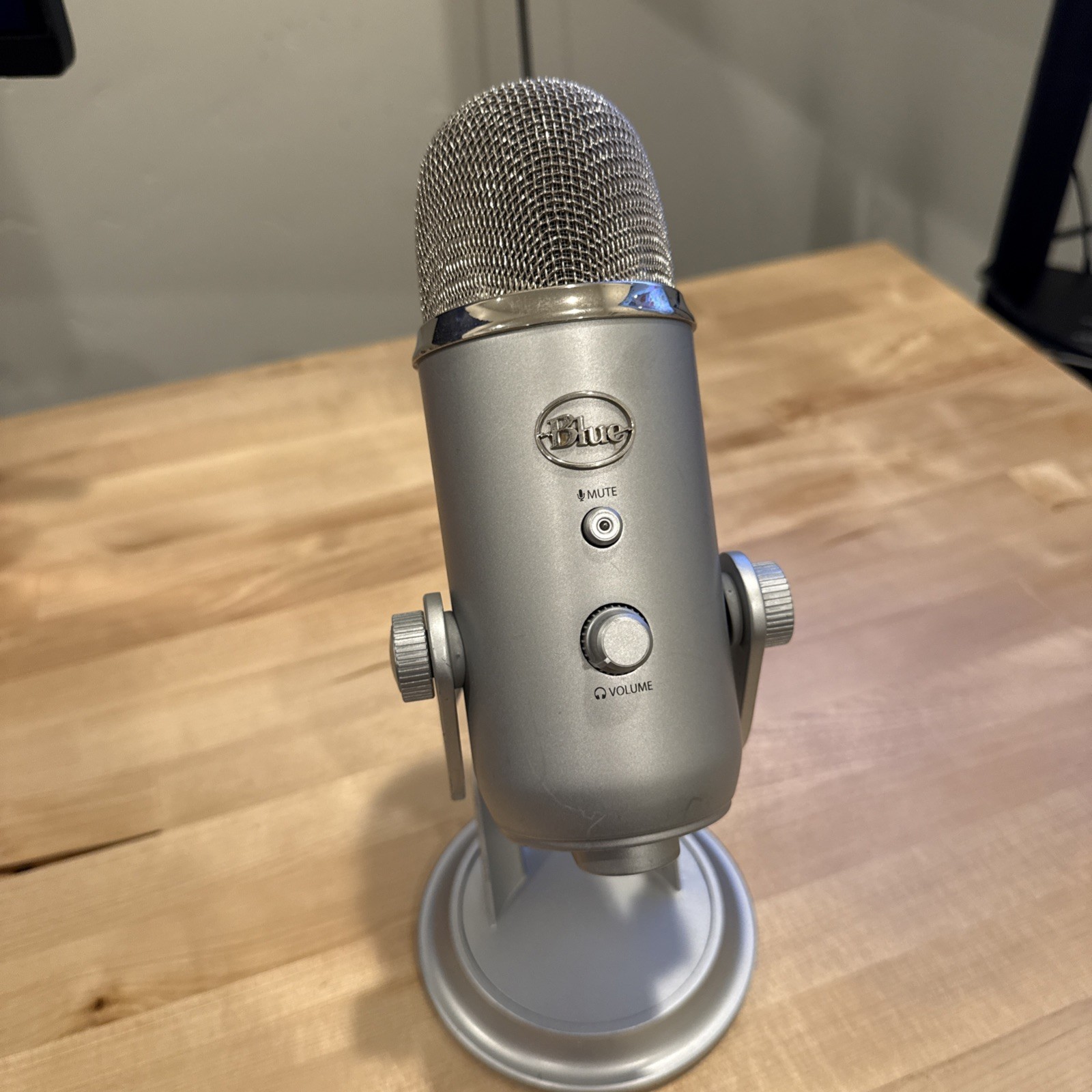 Blue Yeti USB Microphone – Platinum