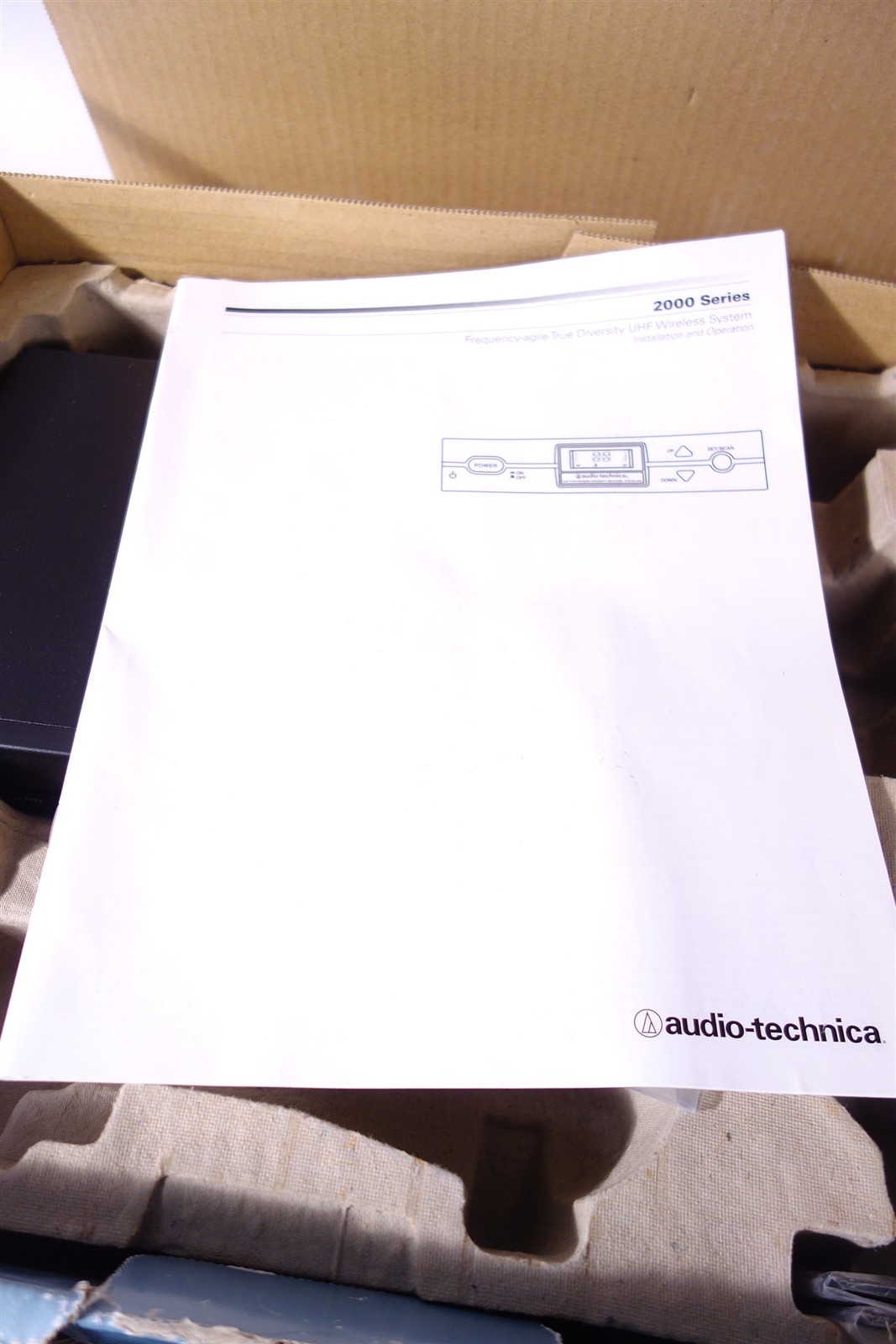 Audio Technica 2000 Series UHF Wireless Mic System ATW-T210a ATW-R2100a