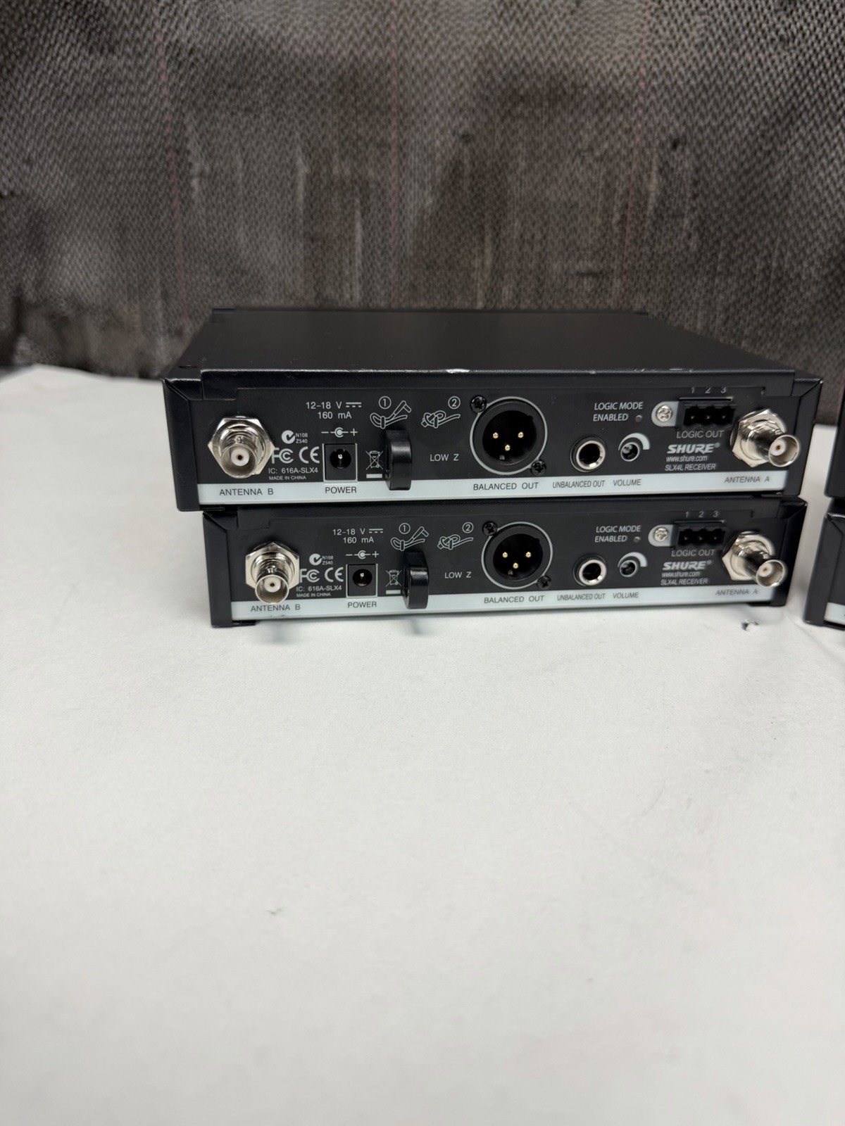 *Lot of 4* Shure SLX4L-G5 Wireless Receiver – 494-518 MHz No Antenna Or Adapter