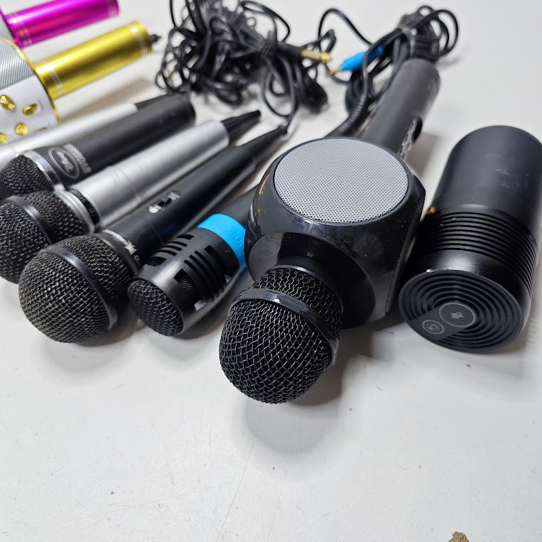 Lot of 10 Microphones – Untested, Signs of Use, Various Models