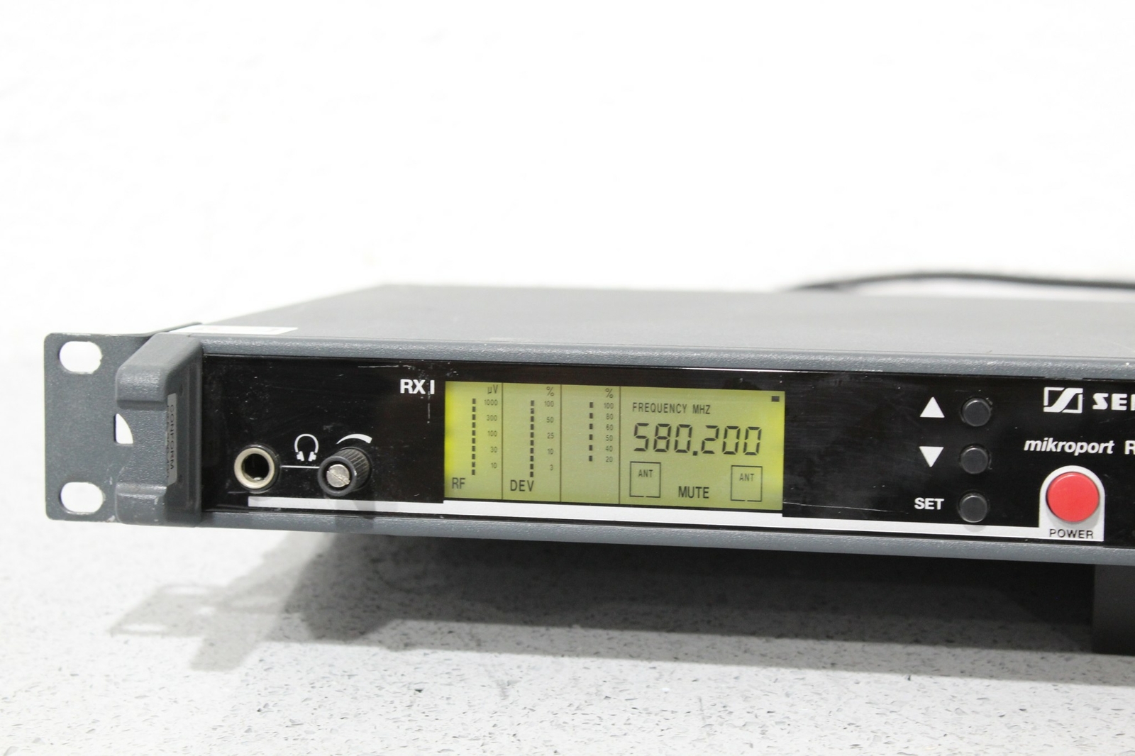 Sennheiser EM 3032-U Dual UHF Wireless Microphone Mikroport Receivers 561-596MHz