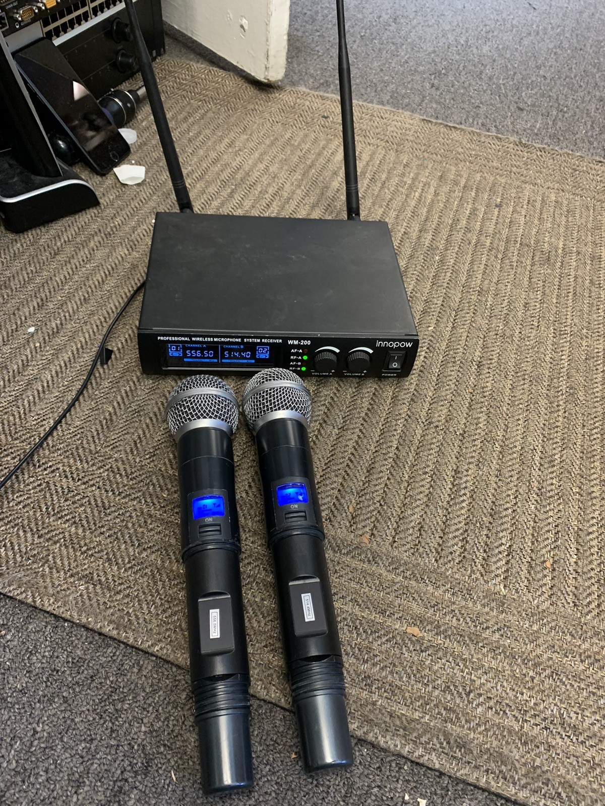 Innopow WM-200 Comes As Pictured-Broken Battery Cover