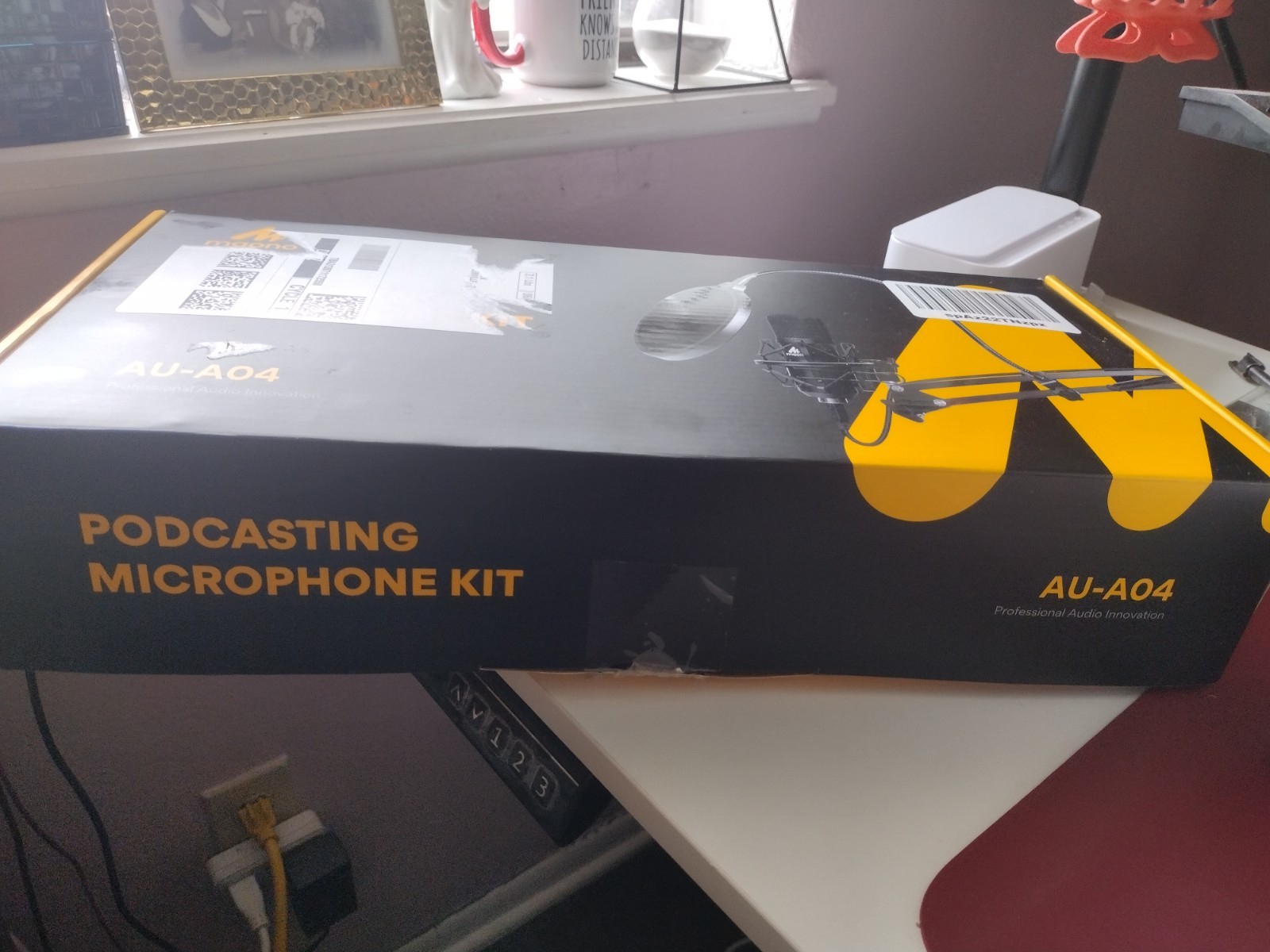 Pro Podcasting Microphone Kit, Professional Audio Innovation Maono AU-A04 – NEW