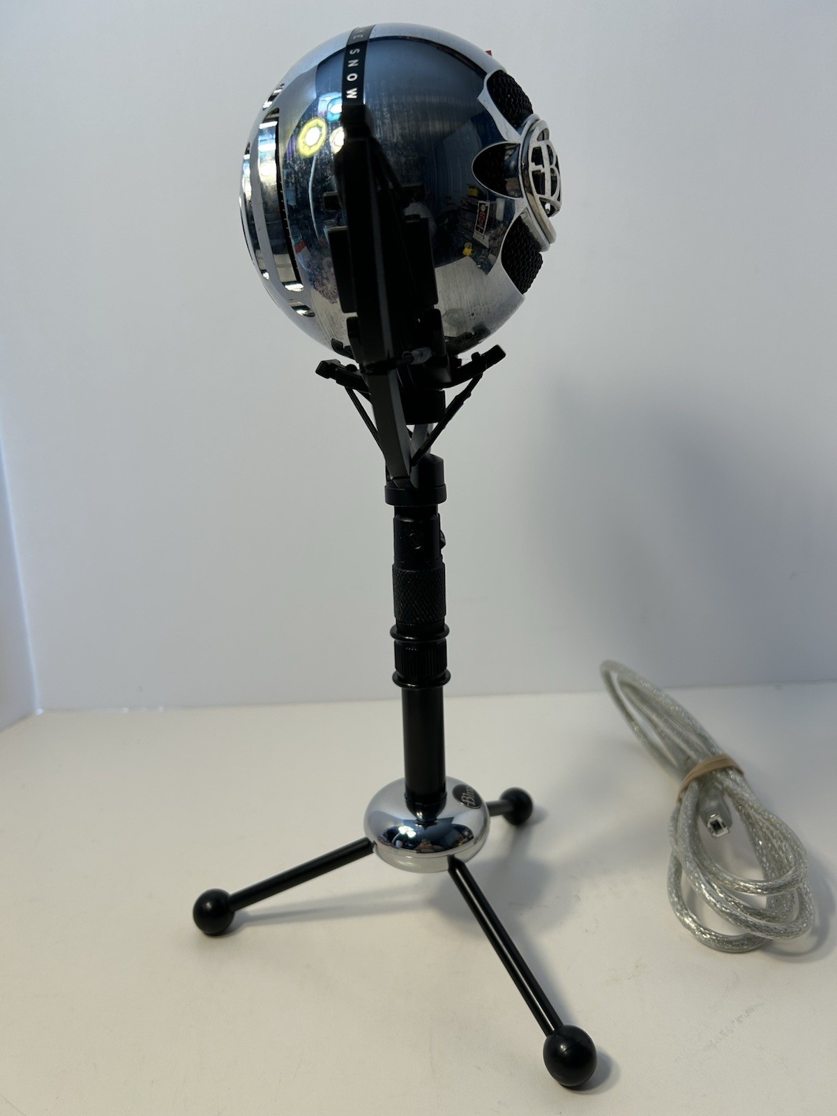 Blue Microphone Snowball USB Mic W/ Tripod Stand & Charging Cord