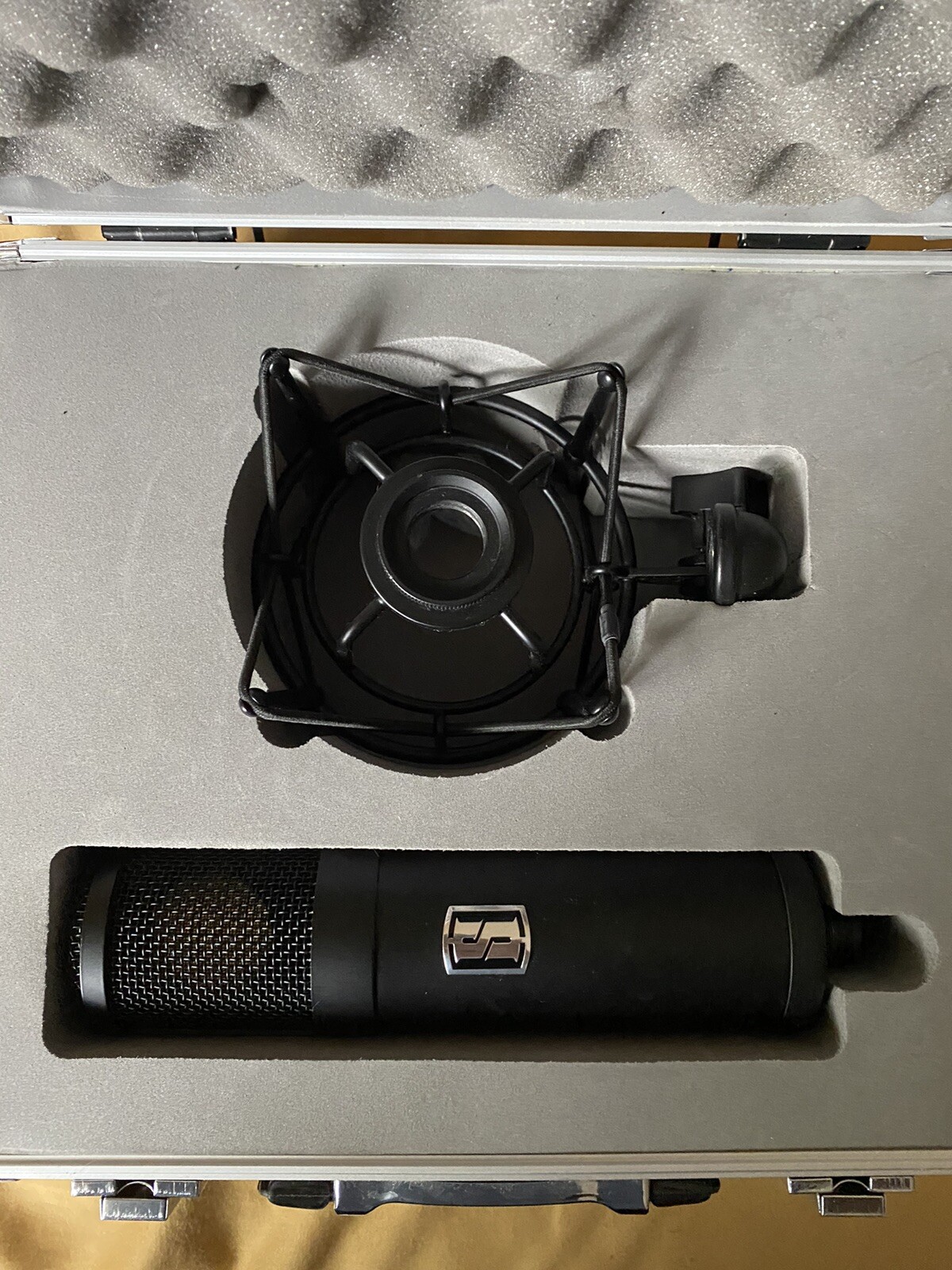 Slate Digital ML-1 Large Diaphragm Modeling Microphone – Matte Black