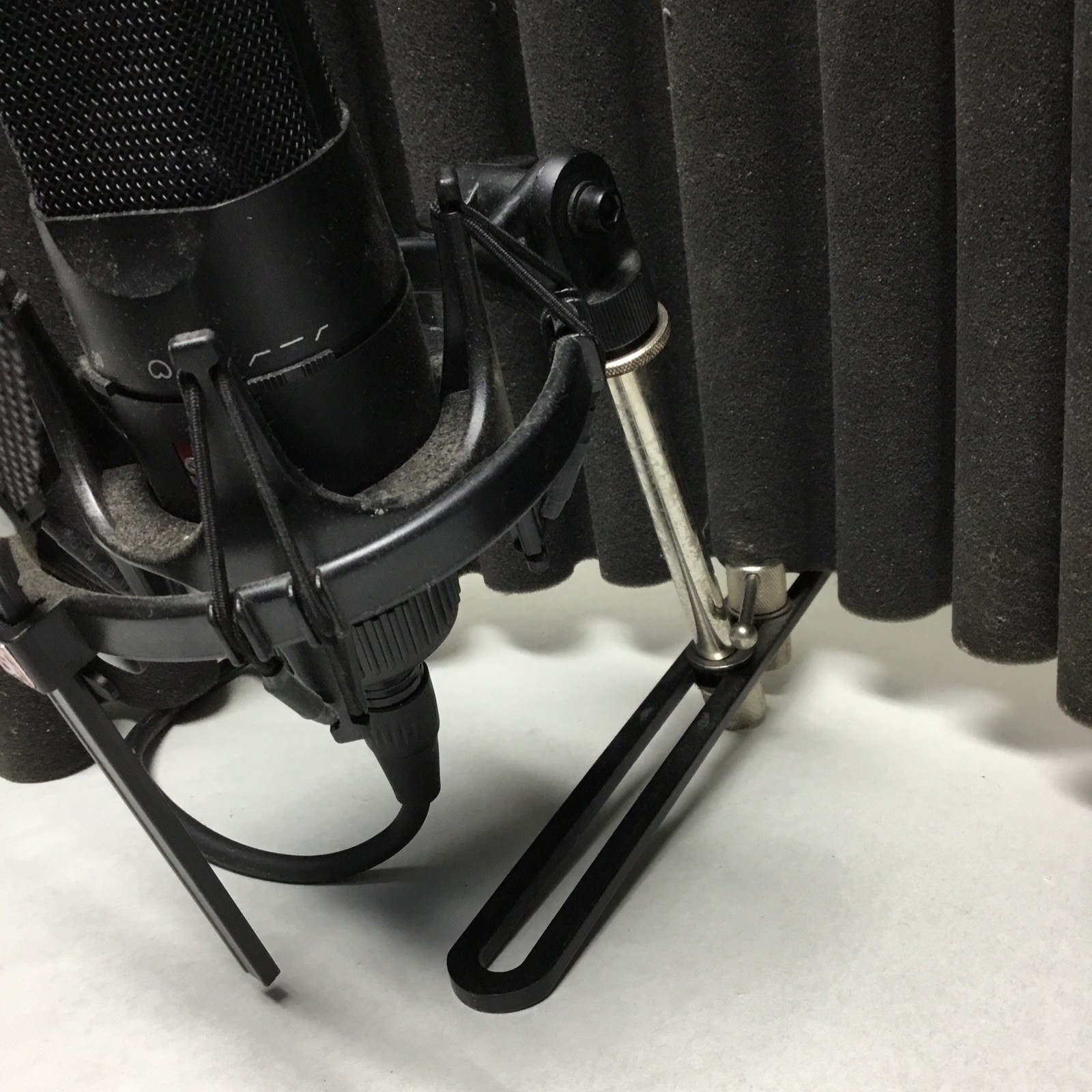 sE Electronics X1 S Studio Bundle with Shockmount & Isolation Filter- Free S&H