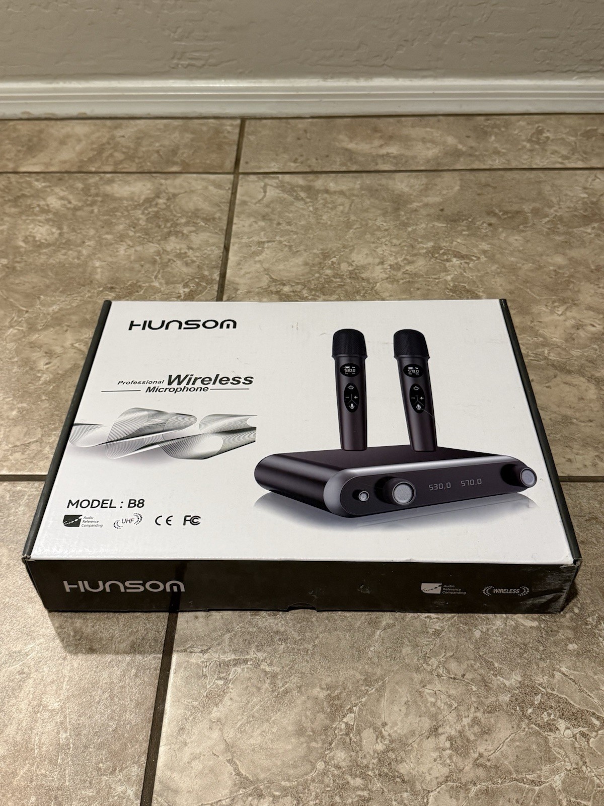Hunsom B8 UHF Wireless Dual Handheld Microphone System FM Modulation Black