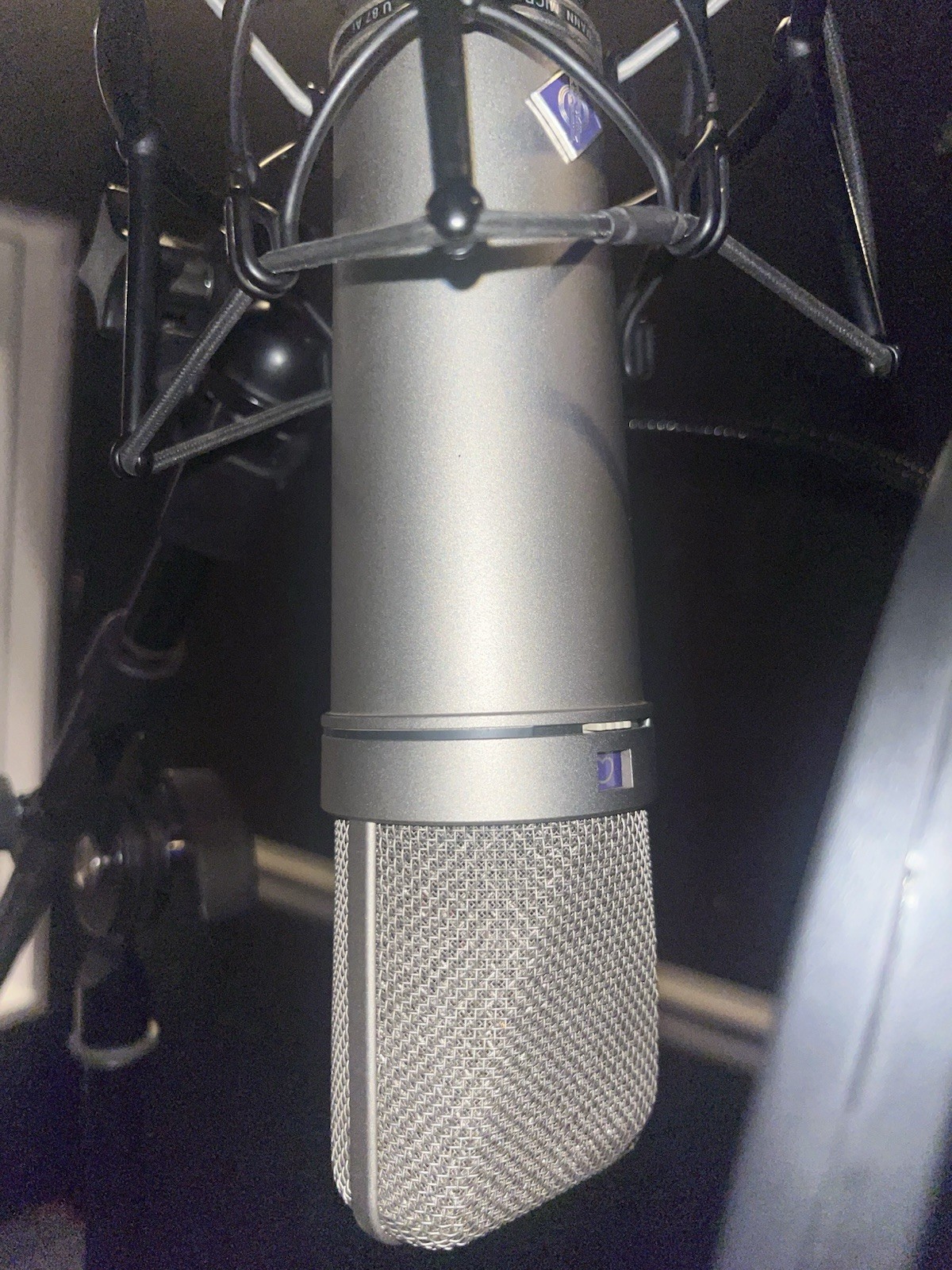Neumann U87 AI Studio Microphone REAL