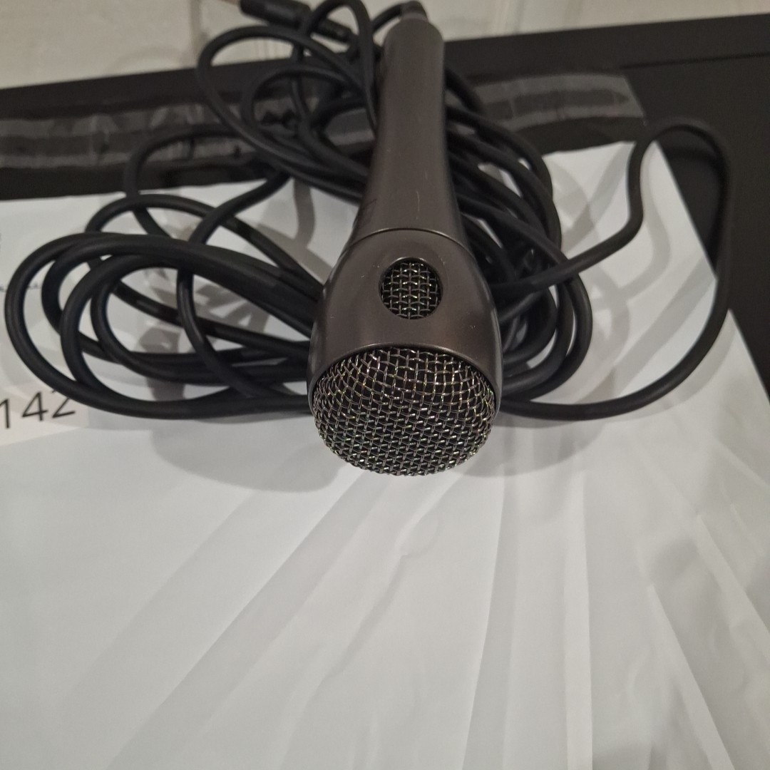 Radio Shack Dynamic Microphone 500 Ohm Model 33–3024 w/Cable
