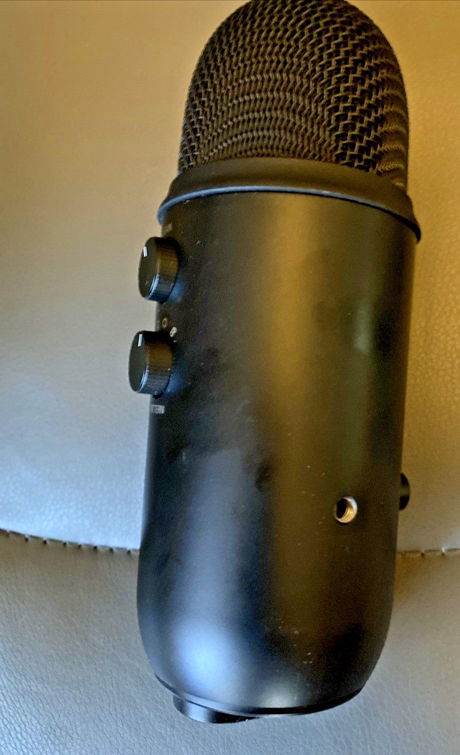 Blue Yeti Professional Condenser Microphone A00121 No Stand