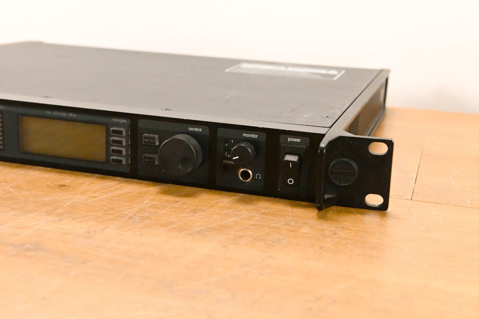 Shure UR4D Dual Wireless Receiver – G1 Band – 470-530 MHz CG010Y4