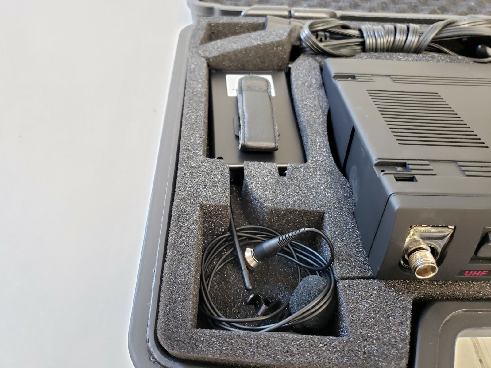 Peavey Pro Comm PCX U-302 Lavalier Wireless System