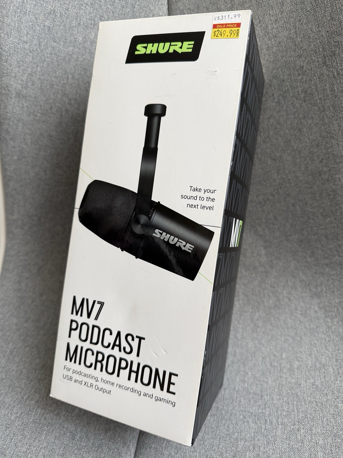 Shure MV7 Black Dynamic USB-C/XLR Microphone w/ 3.5mm Jack Mute Switch