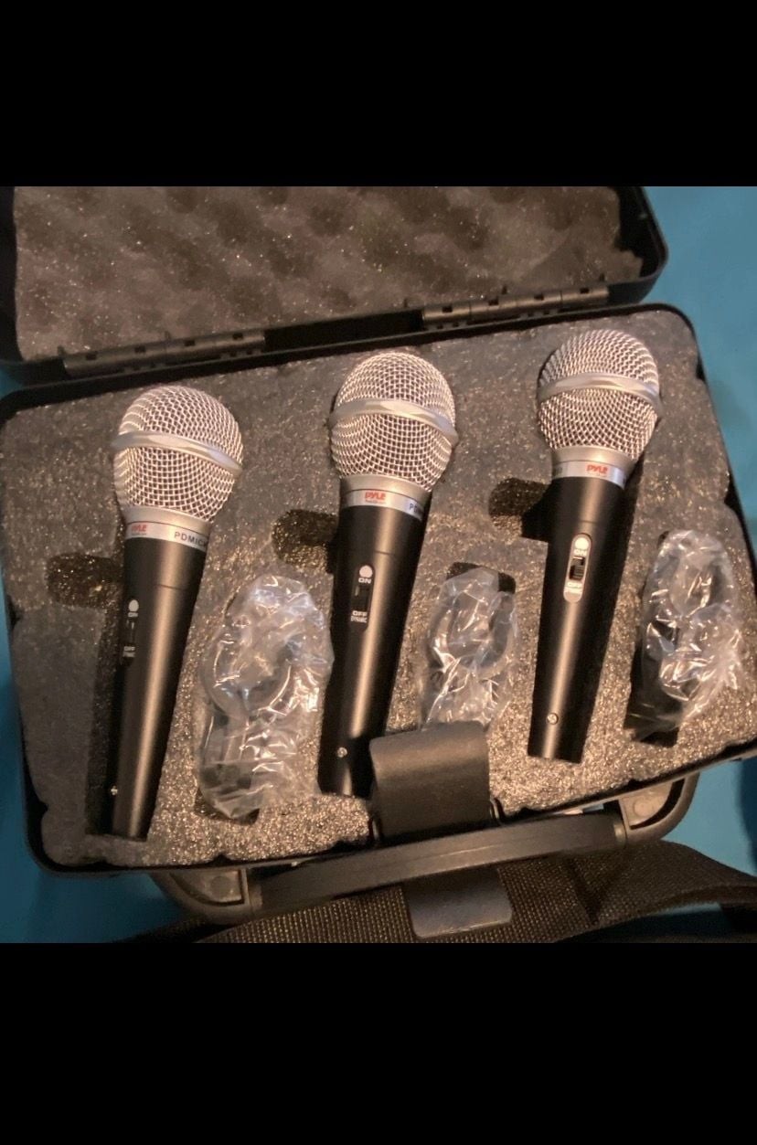 Pyle PDMICKT34 Professional Dynamic Microphone Three-Pack Kit