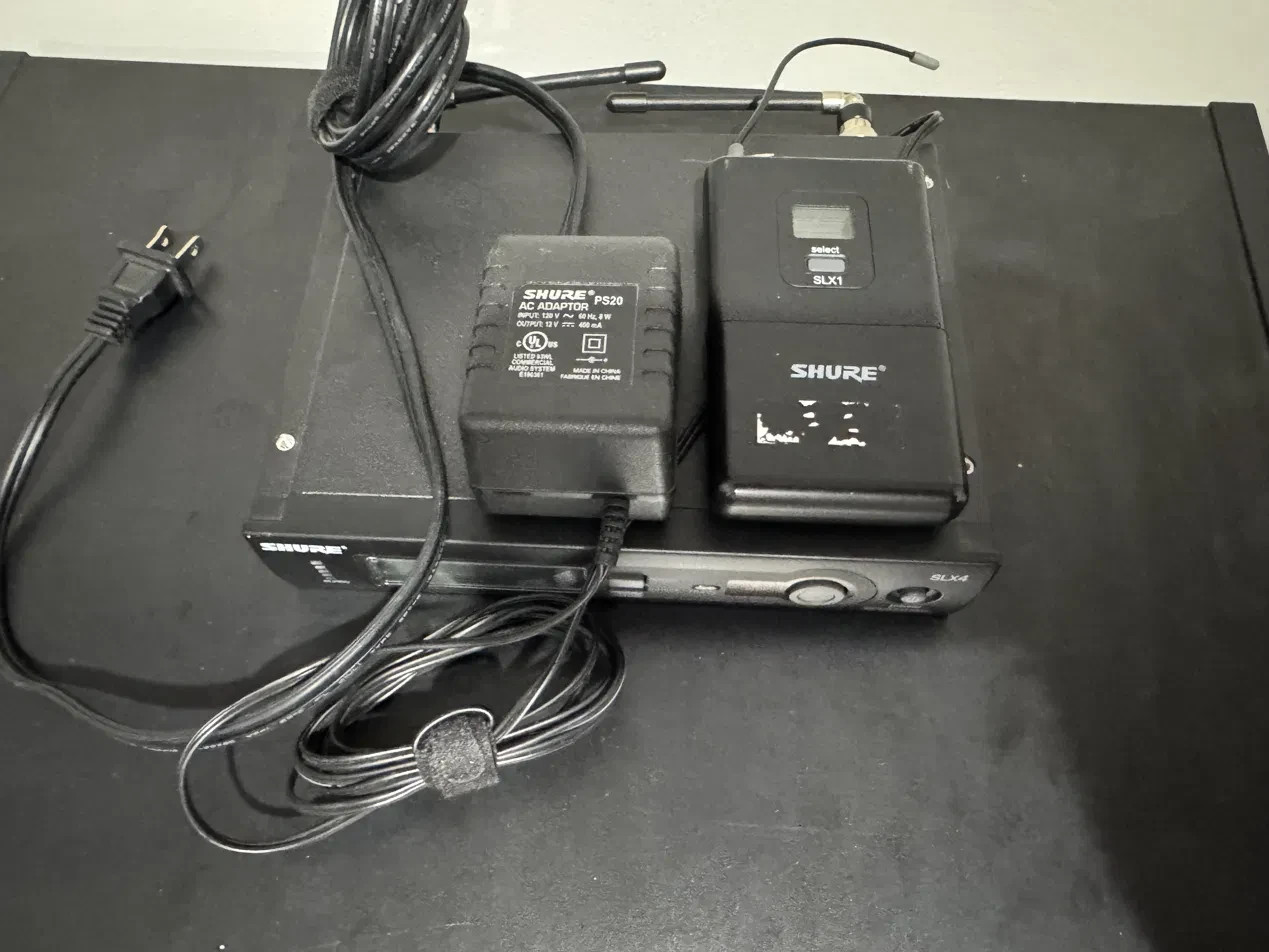 Shure SLX4 + SLX1 Wireless Bodypack System H5 518-542 MHz w/ Power Supply