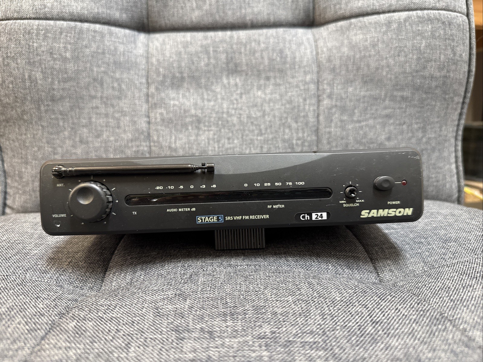 Samson STAGE5 VHF CH8 Wireless Microphone Receiver & ST5 Belt Transmitter + Mic