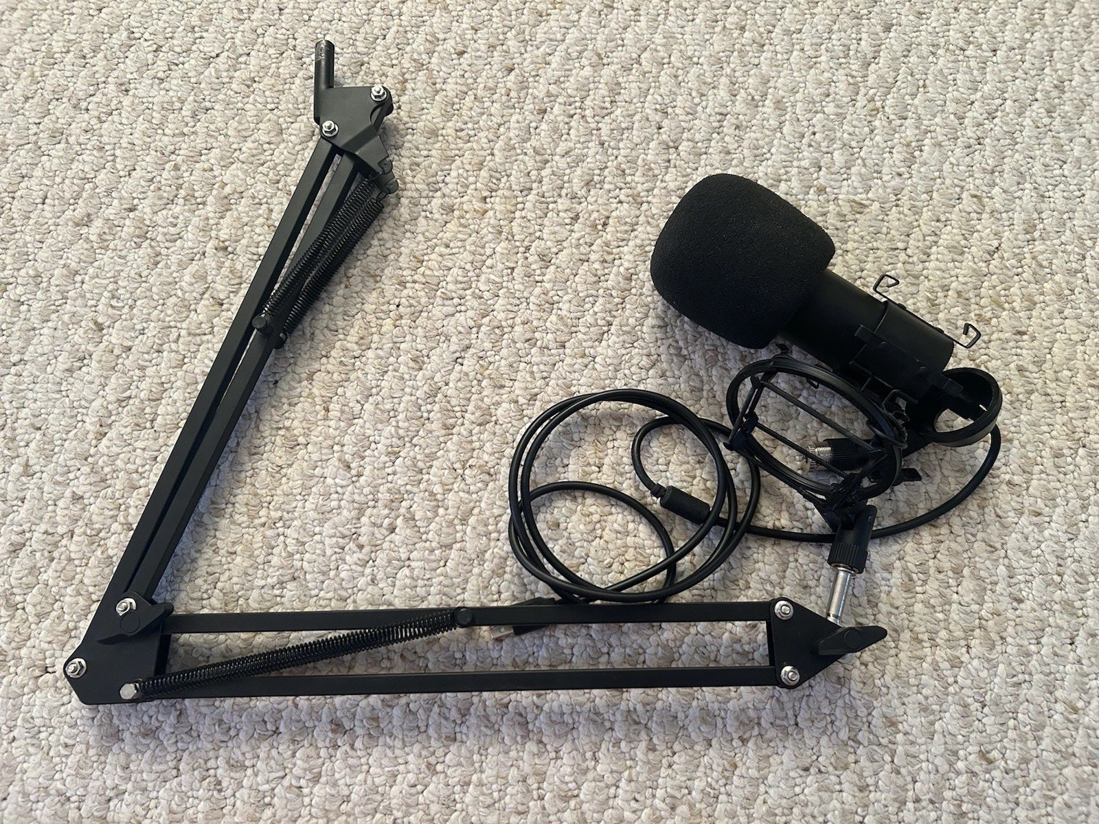 Black Wired Condenser Microphone Mic With A-Pillar Mic Stand – Great Condition!