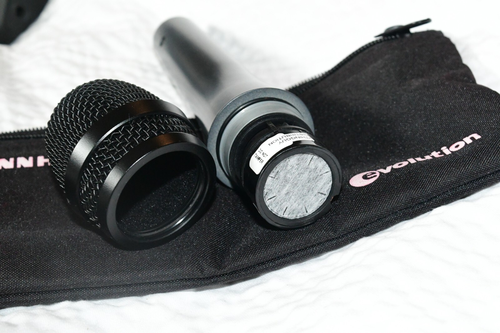Sennheiser Dynamic Cardoid Microphone E835 with case clean 2i