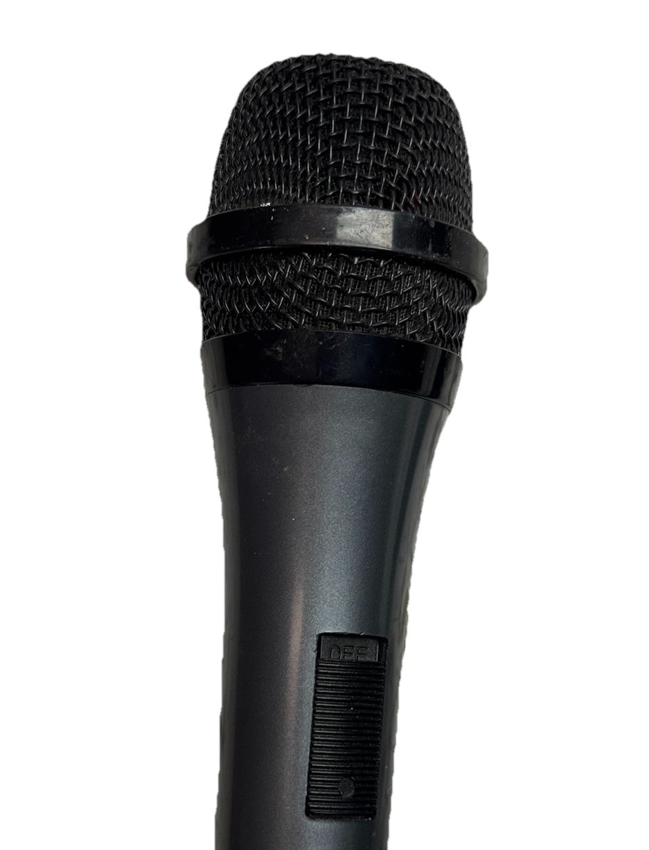 Singing Machine Unidirectional Dynamic Microphone, model SMM-205.