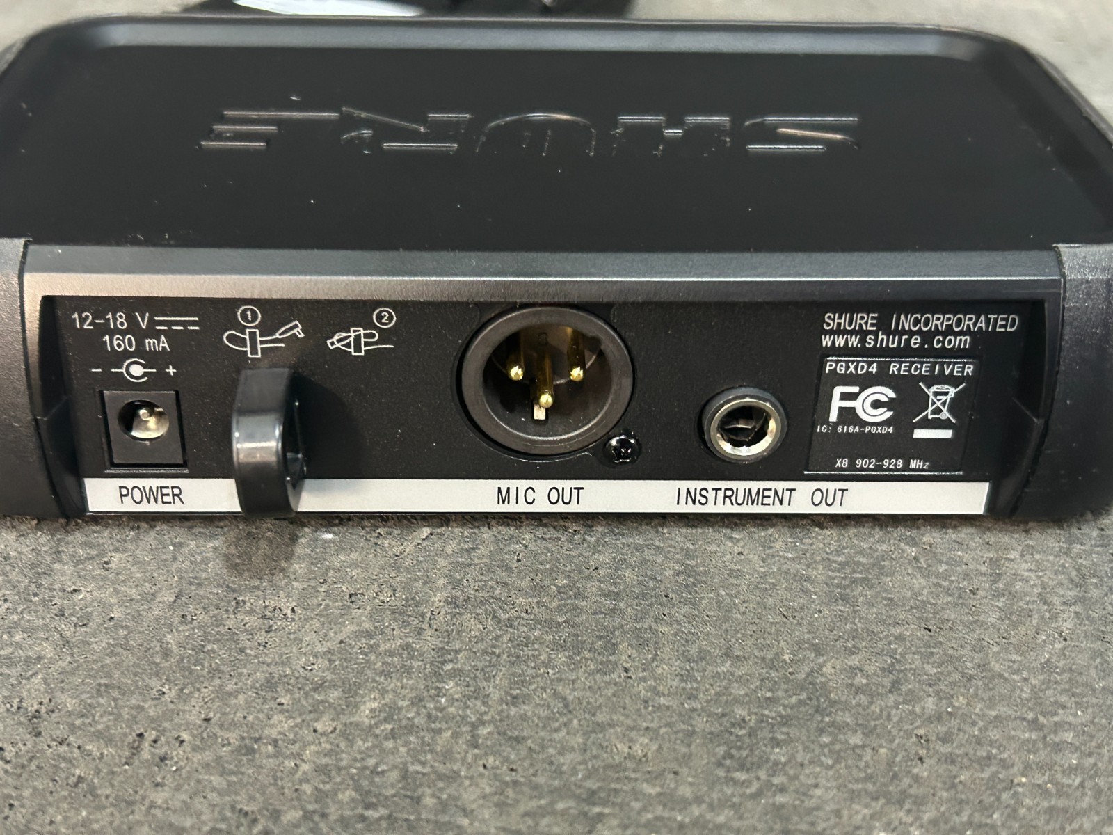 Shure PGXD4 Digital Wireless Receiver X8 Band 902-928 MHz with PGXD1 Transmitter