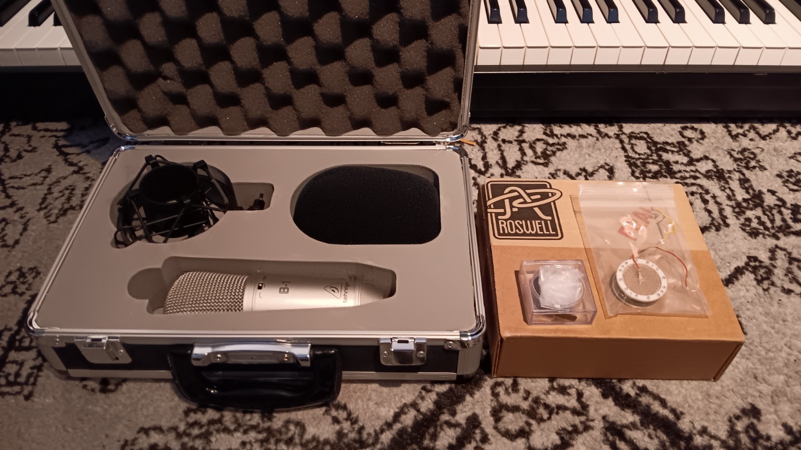 Behringer B-1 Mic MODIFIED w/ ROSWELL U47 STYLE CAPSULE, CASE, SHOCK MT, MANUAL