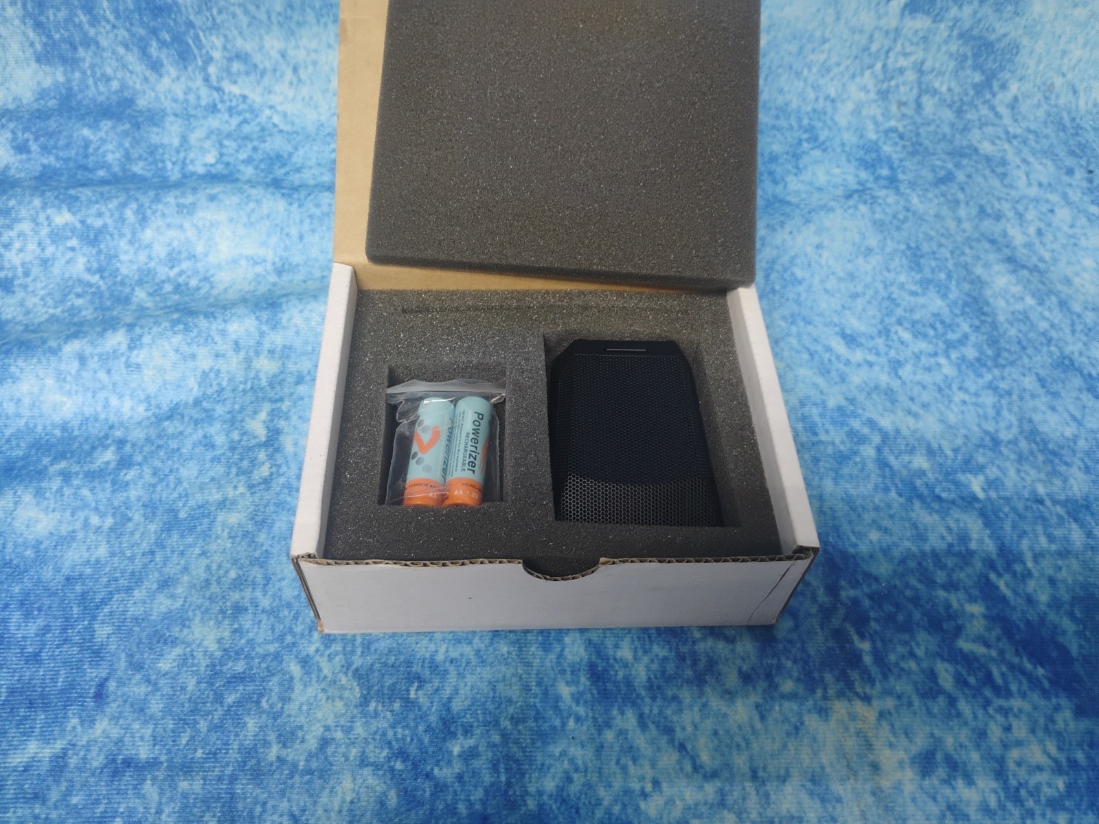 ClearOne Dialog 20 Wireless Tabletop Cardoid Transmitter/Mic, RFM610, Compressed