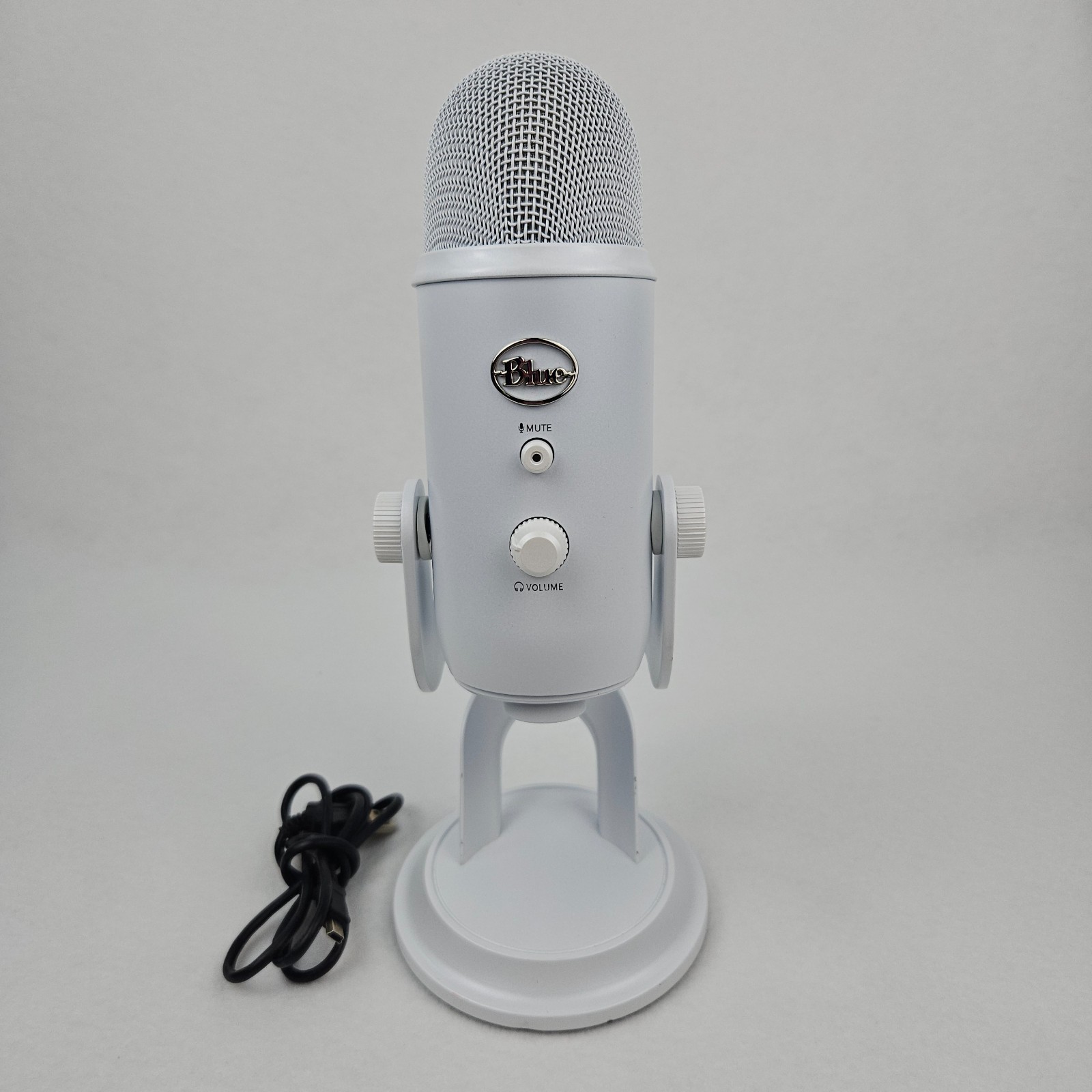 Blue Yeti USB Condenser Microphone White Pro Recording w/ Stand Gain Mute Cable
