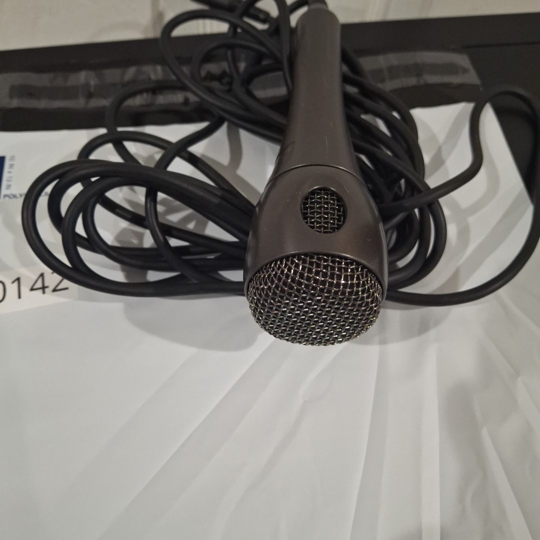 Radio Shack Dynamic Microphone 500 Ohm Model 33–3024 w/Cable