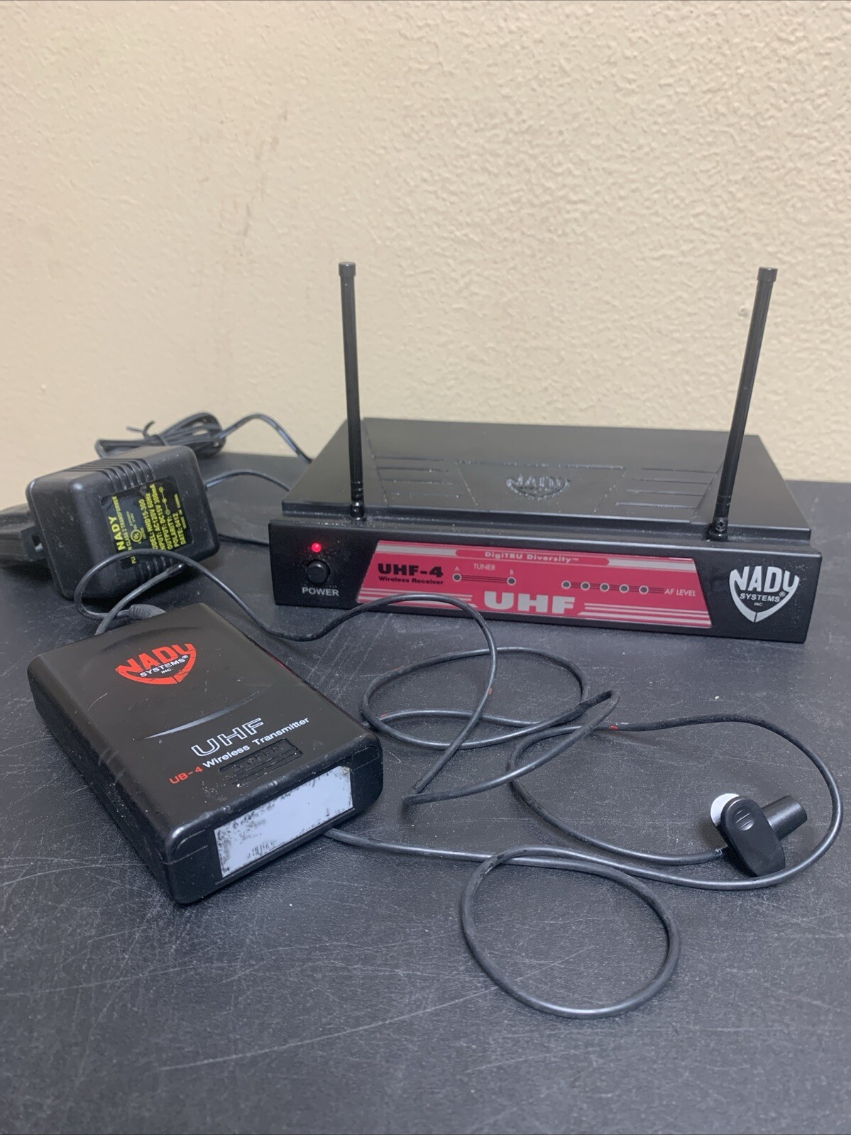 UNTESTED! Nady UHF-4 Single Channel DigiTru Diversity w/ UB-4 Transmitter