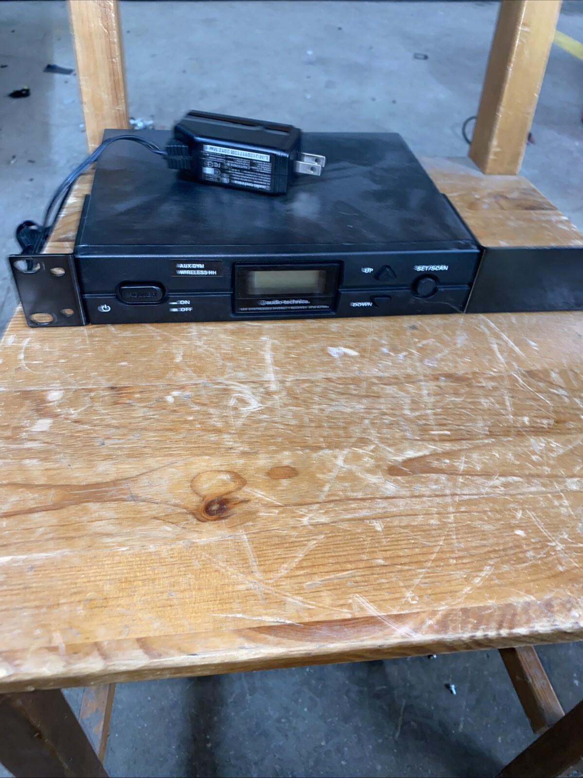 Audio-Technica ATW-R2100a 655-680MHz UHF Synthesized Diversity Receiver
