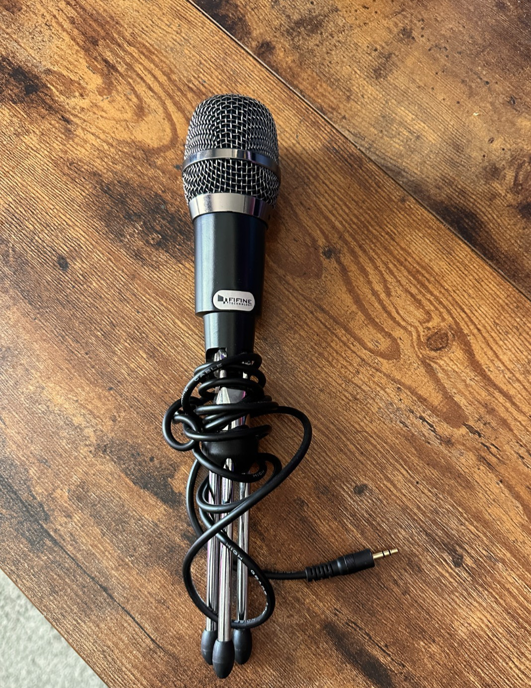Fifine Microphone With Stand