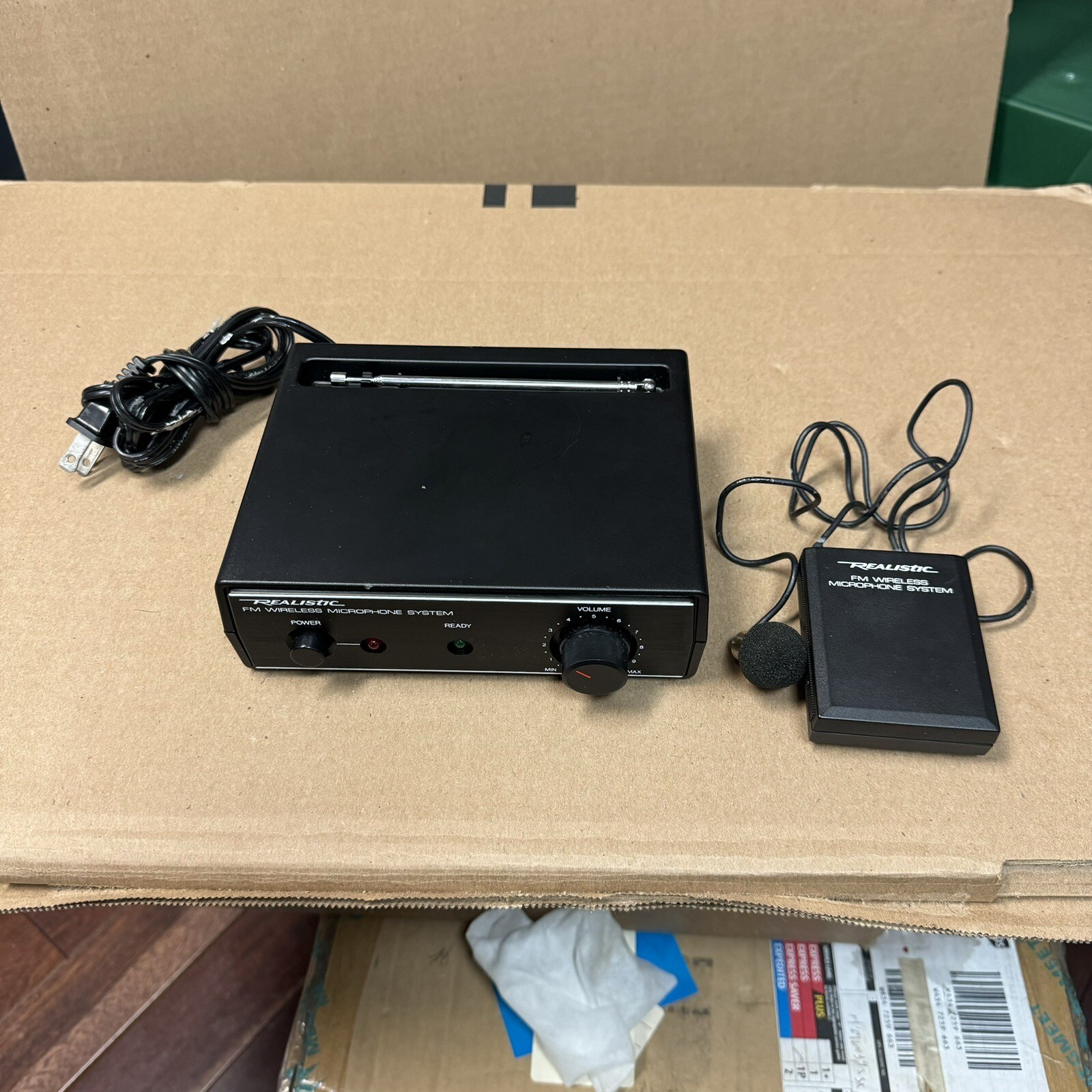 Realistic FM Wireless Microphone System 32-1221A Tested Working