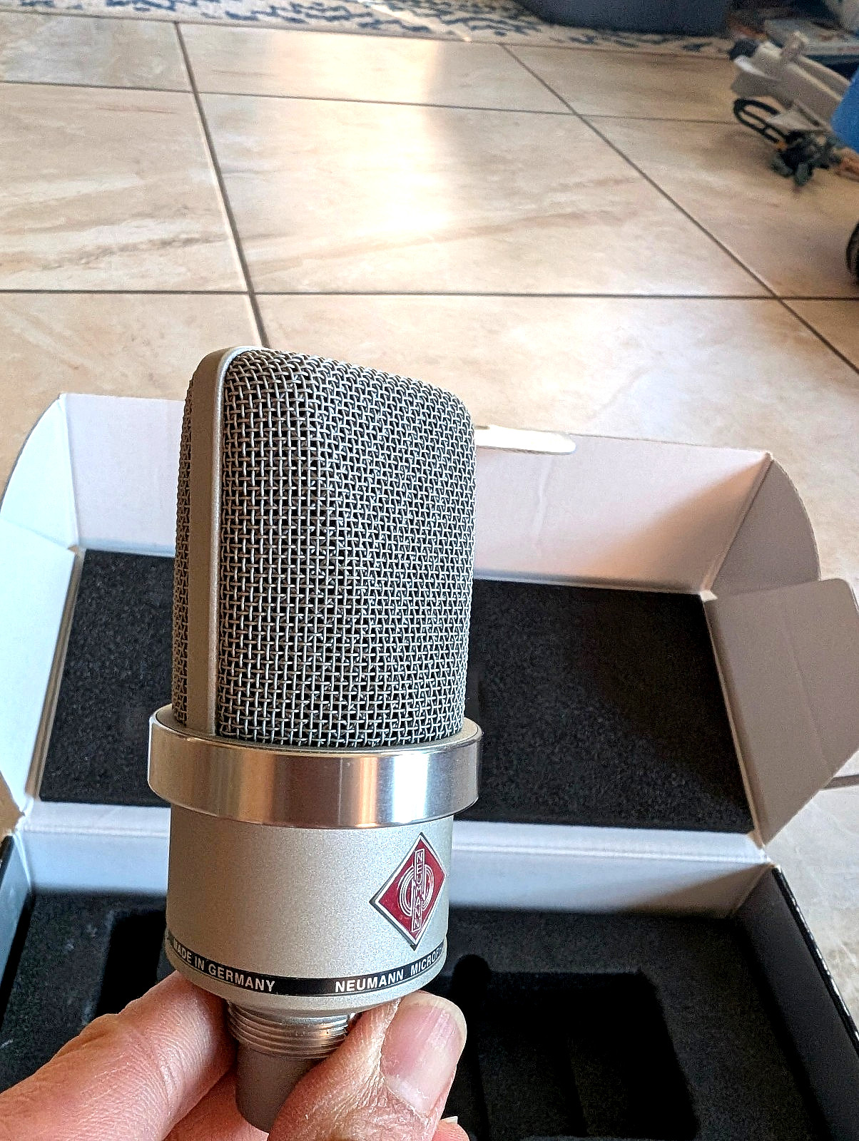 Neumann TLM 102 – Studio Microphone (EXCELLENT CONDITION!!)