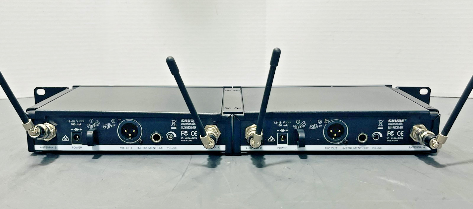 Shure SLX4 G5 494–518MHz UHF Wireless Mic Receiver (Pair) Power Tested