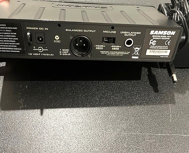 Samson CR77 UHF Diversity Receiver Ch U2 (Receiver Only with Adapter) Powers On